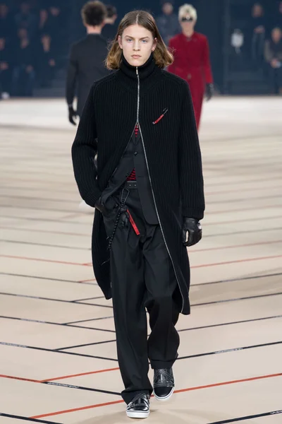 Look 7